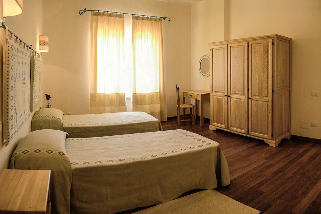 Omu Axiu Hotel Orroli Phòng bức ảnh